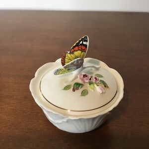 Vtg Butterfly Trinket Box 1979 Maruri Masterpiece Bone China Enesco Hand painted
